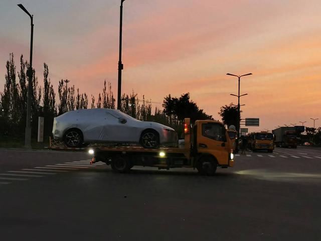 小米Yu7小批量生产500辆展车 预计6月26日前送达全国4S店