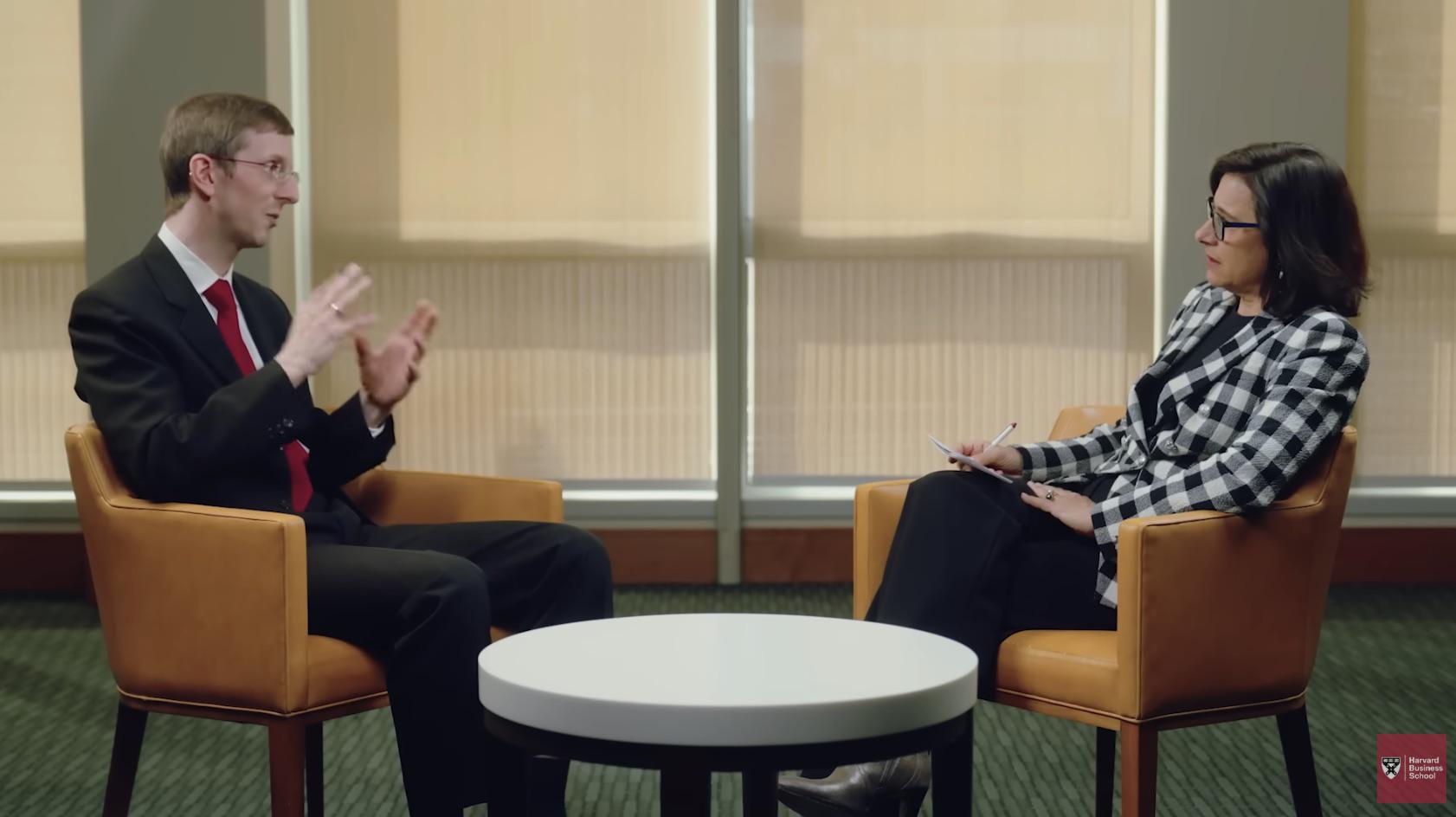 早报抢先看 小米AI眼镜新功能亮相 (早报小程序)