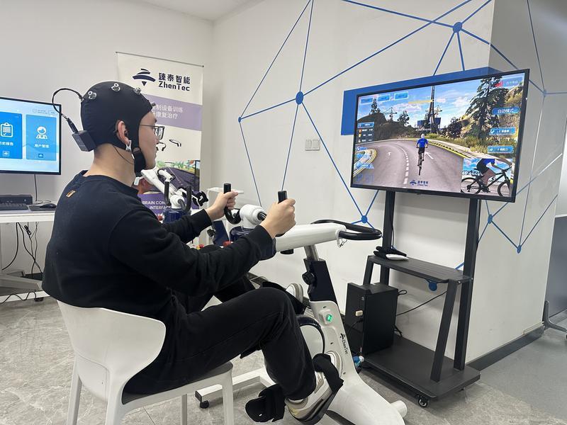 脑机接口领域迎来突破：通过意念操控智能设备