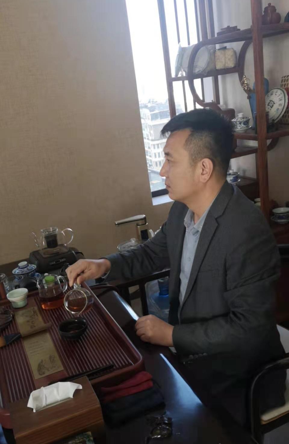 代孕背后的明星伦理危机：从传闻到事实的演变