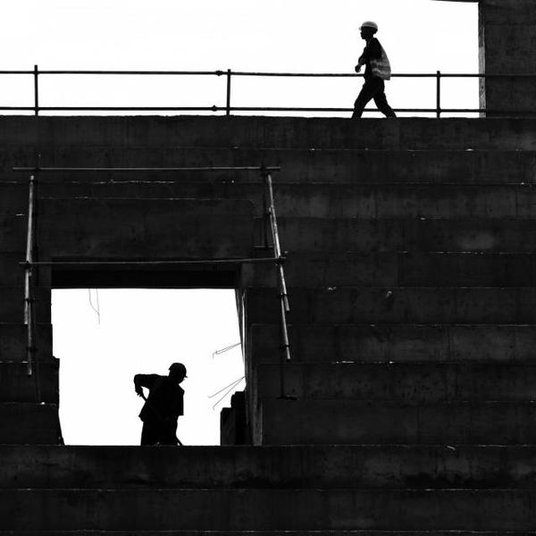 使用对比手法呈现