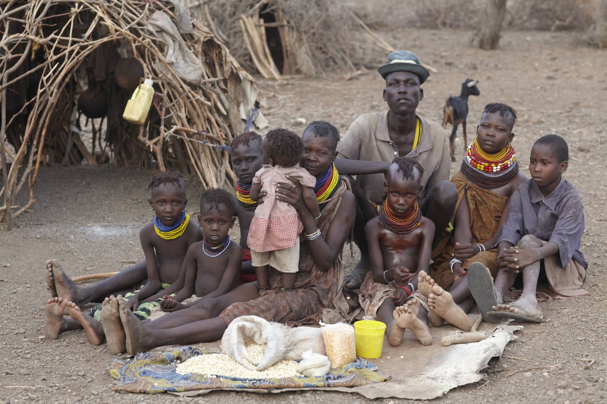 透过《饥饿游戏:鸣鸟与蛇之歌》探讨权力与反抗的政治隐喻