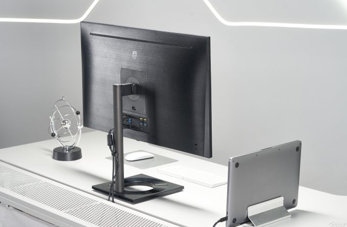 飞利浦OLED电视908系列震撼首发:8K画质引领未来显示新潮流