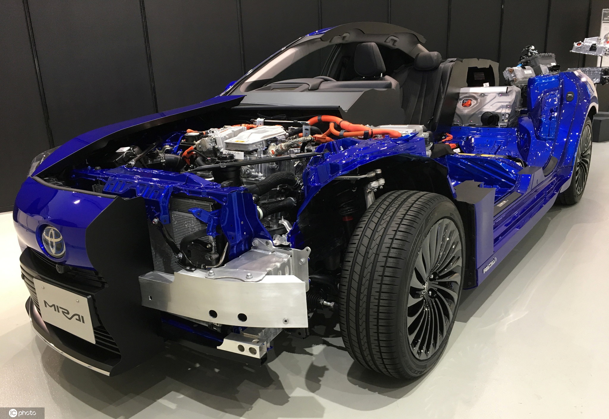 氢能源汽车 VS 电动车：谁将引领未来的绿色出行革命？