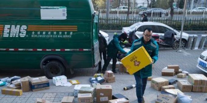 全国快递员大规模罢工引发物流严重延误