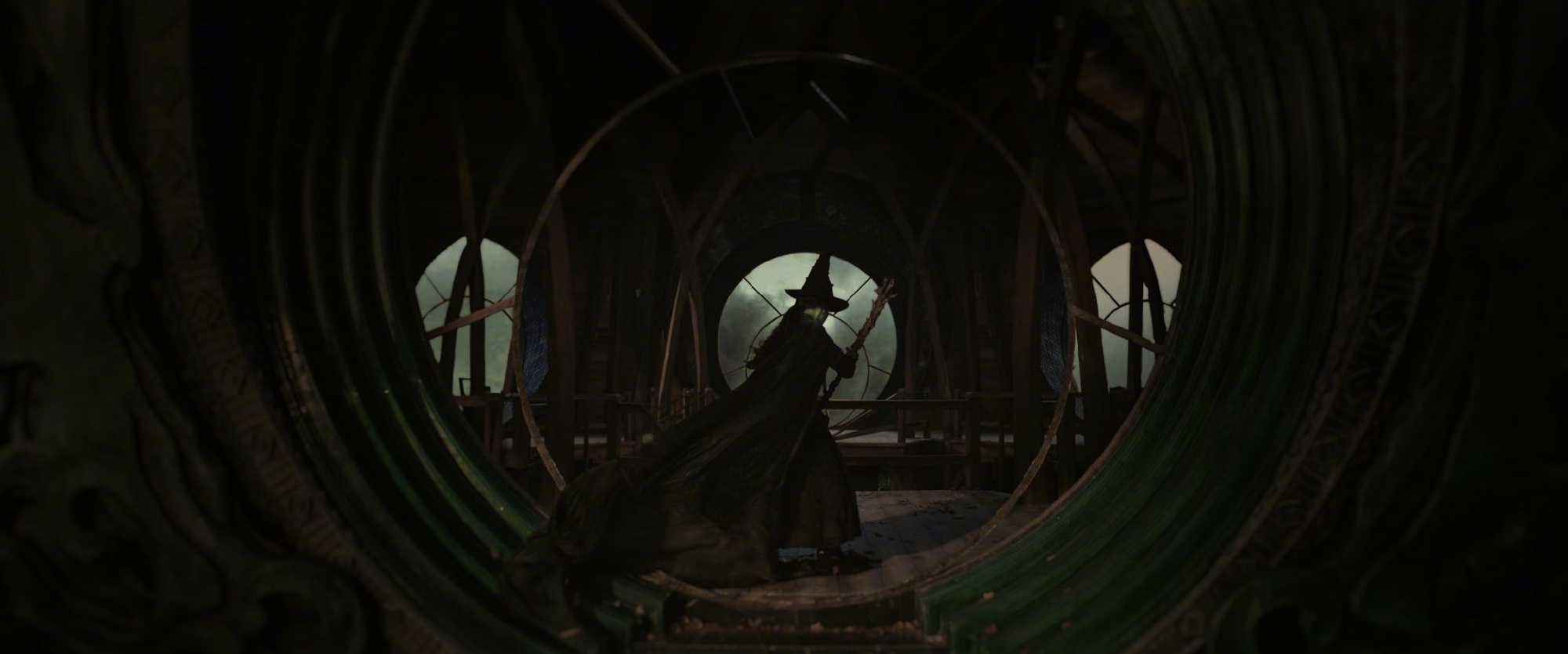 《魔法坏女巫》电影版:探秘令人叹为观止的歌舞场景制作