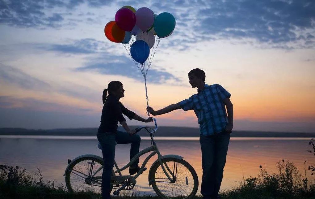 探索未来爱情的《非诚勿扰3》：科幻元素的创新尝试