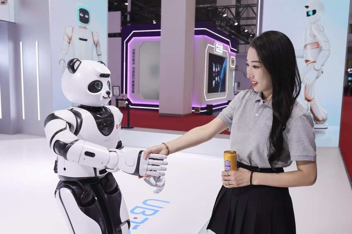 解析人形机器人产业化之路:机遇、瓶颈及发展策略