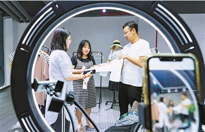 揭秘直播电商话术：从设计到转化的完整攻略